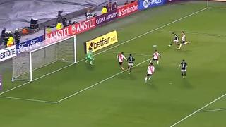 Se salvó River Plate: Gabriel Costa remató, pero el balón chocó en el palo