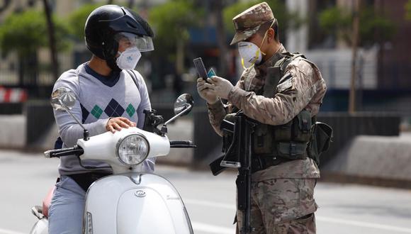 Segundo día del estado de emergencia por coronavirus con presencia militar y de policias en las calles de la capital (Foto: Diana Marcelo / GEC)