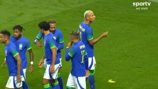 El inaceptable acto de racismo en pleno festejo de gol de Brasil a Túnez | VIDEO