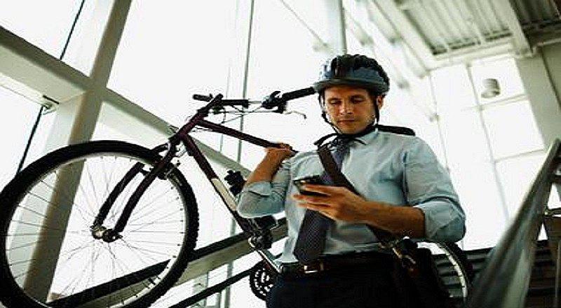 Trabajadores del sector público tendrán un día libre si van a sus labores en bicicleta 