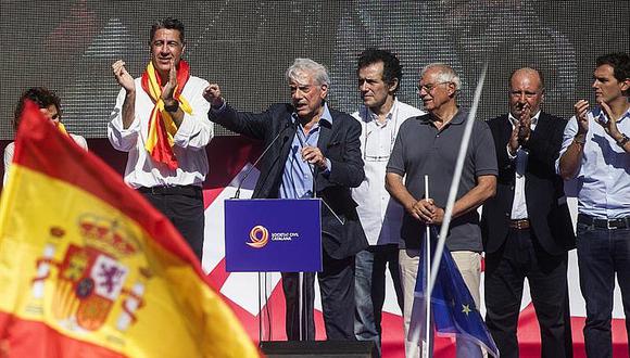 Mario Vargas Llosa: llama golpistas a independentistas y no condena represión 