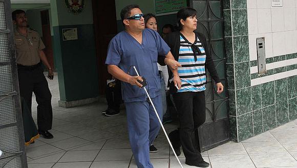 San Juan de Lurigancho: Masajista ciego es amenazado y teme por su hija  