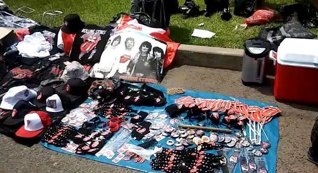 Rolling Stones en Lima: Vendedores rayan con polos de Mick Jagger  [VIDEO] 