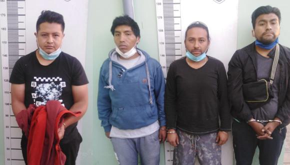 Arequipa: Agentes de la Divincri Arequipa detuvieron a un comercializador de marihuana a tres de sus clientes en el distrito de Paucarpara. (Foto PNP)