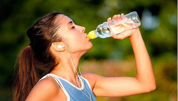 Verano: Cuatro beneficios de tomar agua