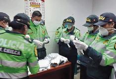 Huancayo: Policías fabrican 500 mascarillas con papel toalla para personas de bajos recursos 