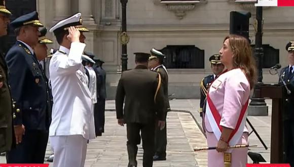 Dina Boluarte recibió bastón de mando. (Foto: captura | tv perú)