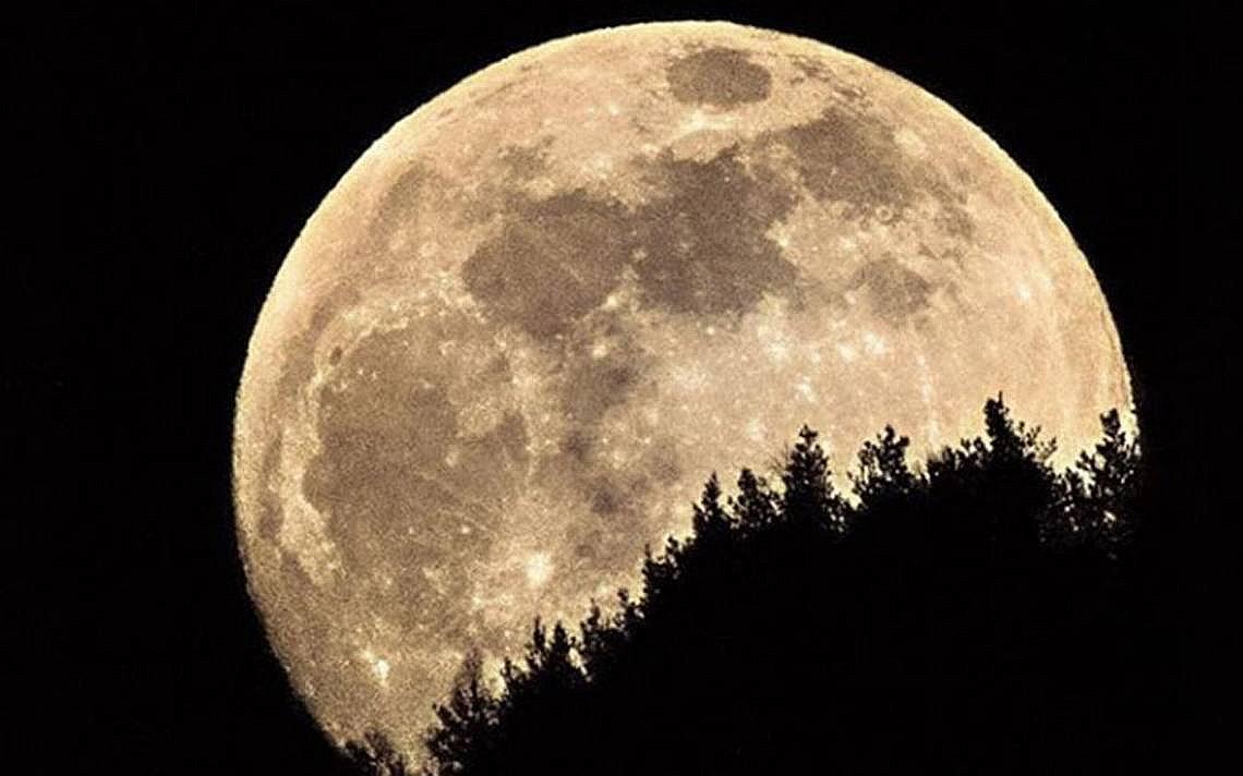 Científicos de la NASA afirman que la luna se está encogiendo