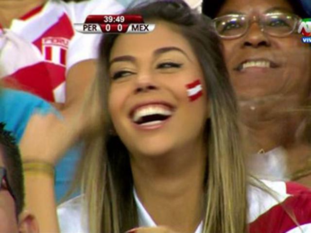 Perú vs. México: Así alienta Alondra García Miró a Paolo Guerrero [FOTOS] 