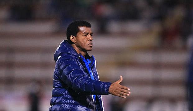 Bolivia: Julio César Uribe es despedido como entrenador del San José 
