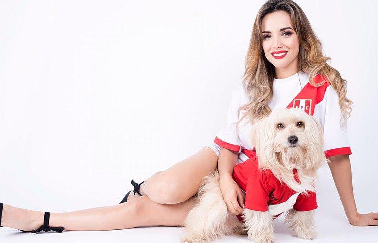 Rosángela Espinoza alienta a la Selección Peruana de la manera más sexy (FOTOS)
