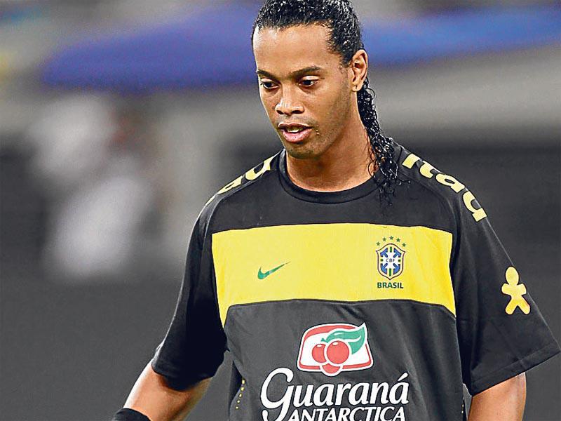 Ronaldinho ante León
