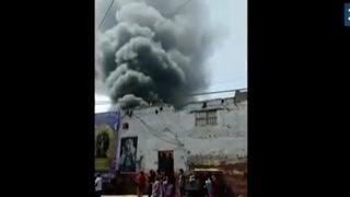 Cercado de Lima: al menos 10 unidades de bomberos tratan de controlar incendio en vivienda 