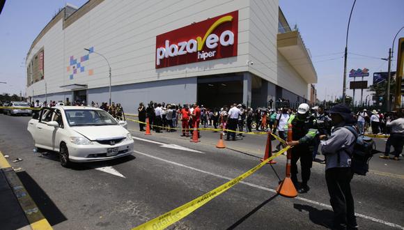 Asesinan a seis integrantes de una familia dentro de su automóvil cuando se dirigían a San Miguel. Foto: GEC