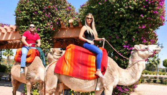 Así disfruta de Marruecos Brunella Horna junto a Renzo Costa (FOTOS)