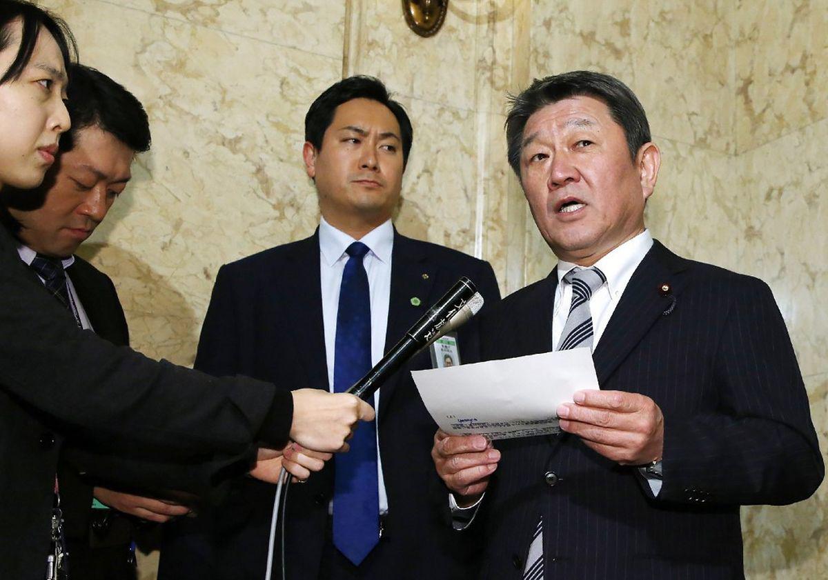 El ministro de Relaciones Exteriores de Japón, Toshimitsu Motegi, anunció en una conferencia que su país enviará un avión a la ciudad china de Wuhan para comenzar a evacuar a los ciudadanos del centro de un virus mortal. (AFP)