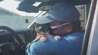 Padre llora desconsoladamente al recibir nuevo perrito (VIDEO)