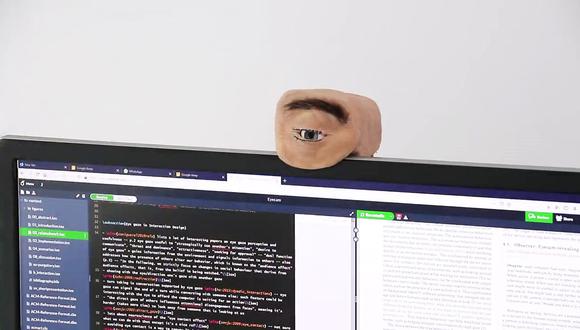 Eyecam es un dispositivo muy realista, su textura es similar a la piel, tiene ceja, pestañas y hasta arrugas. El globo ocular es sorprendente, tiene iris, pupilas y hasta se percibe unas venias rojas en la parte blanca de los ojos. (Foto: Difusión)