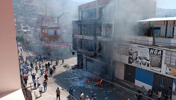 En Ayacucho los pobladores habían quemado la sede de la Fiscalía en Huanta exigiendo justicia por el crimen. (Foto: GEC)