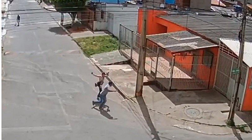 Estudiante se enfrenta a ladrón  y evita que le robe gracias a sus técnicas de Jiu-Jitsu (VIDEO) 