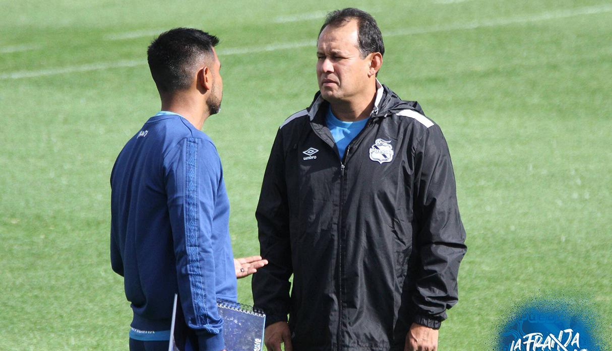 Juan Reynoso tiene como misión alejar a Puebla de la zona de descenso. (Foto: Club Puebla CF)