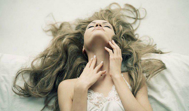 5 posturas ideales para experimentar otro tipo de placer