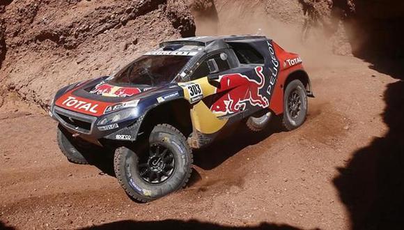 Carlos “El Matador” Sainz (Peugeot) asalta el liderato del Rally Dakar 