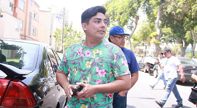 Erick Elera se corre de la prensa para no hablar de Pilar Gasca  