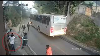 Ladrón recibe una paliza al intentar robar a mujer [VIDEO]