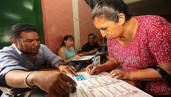 Los miembros de mesa recibirán un bono por su clave labor en el desarrollo de las elecciones (Foto: ONPE)