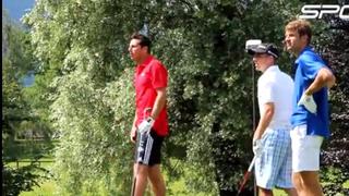 Claudio Pizarro se relaja jugando golf [VIDEO]