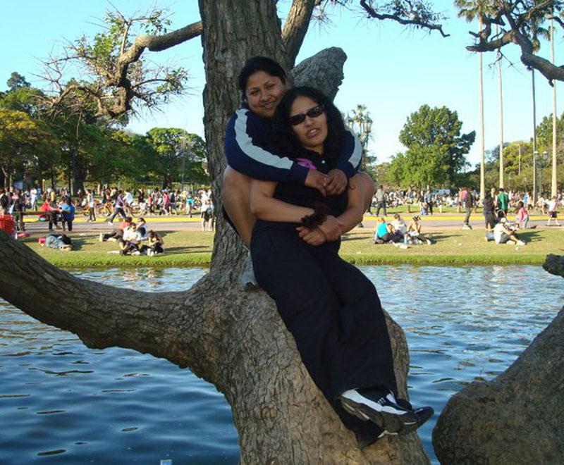 Pareja de lesbianas peruanas se casaron en Argentina 