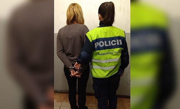 ​Mujer va a casa de su ex y causa destrozos y lo amenaza de muerte