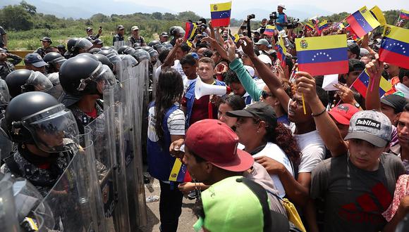 Cuatro heridos entre la frontera de Venezuela y Colombia por ingreso de ayuda humanitaria