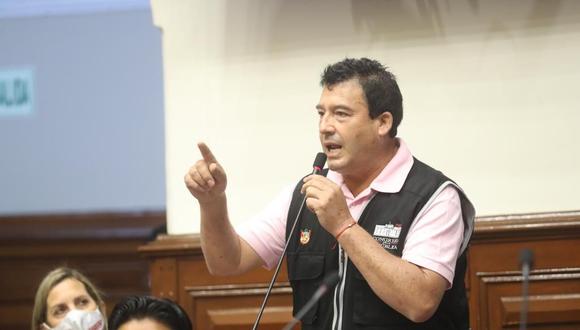 Edwin Martínez justificó su intento por interceder por su hijo ante un comisario. (Foto: Congreso)