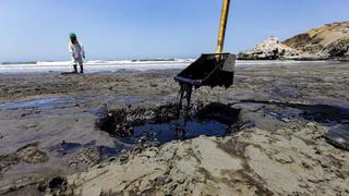 Alcalde de Ventanilla: “Están recogiendo [el petróleo] con recogedores que tenemos en la casa” | VIDEO