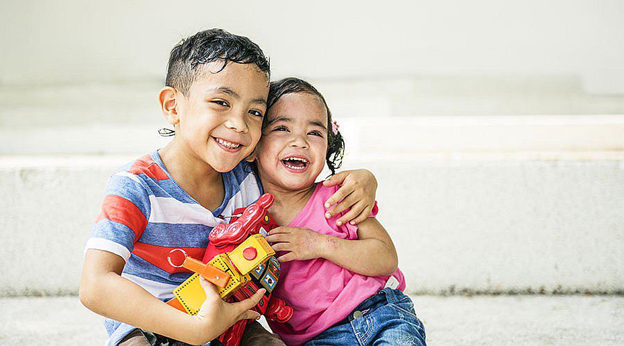 Tener una niña es mucho más costoso que tener un niño