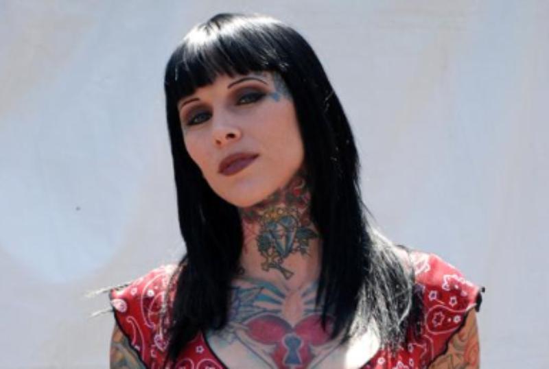 Amante de tramposo Jesse James pide perdón a actriz Sandra Bullock