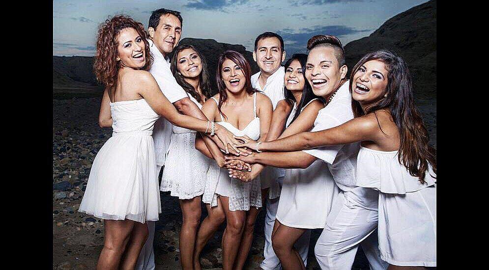 ​Corazón Serrano: joven integrante tiene romance con dueño de agrupación (VIDEO)