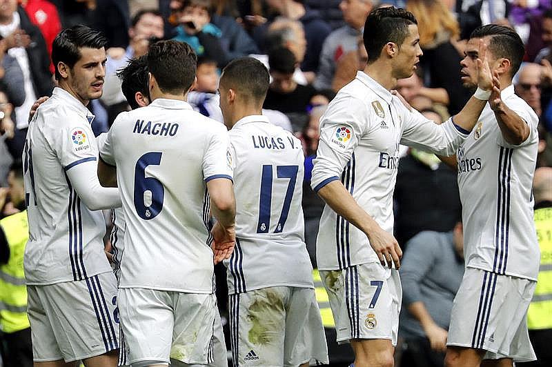 Real Madrid celebra con 2-0 sobre Espanyol que lo hace más puntero