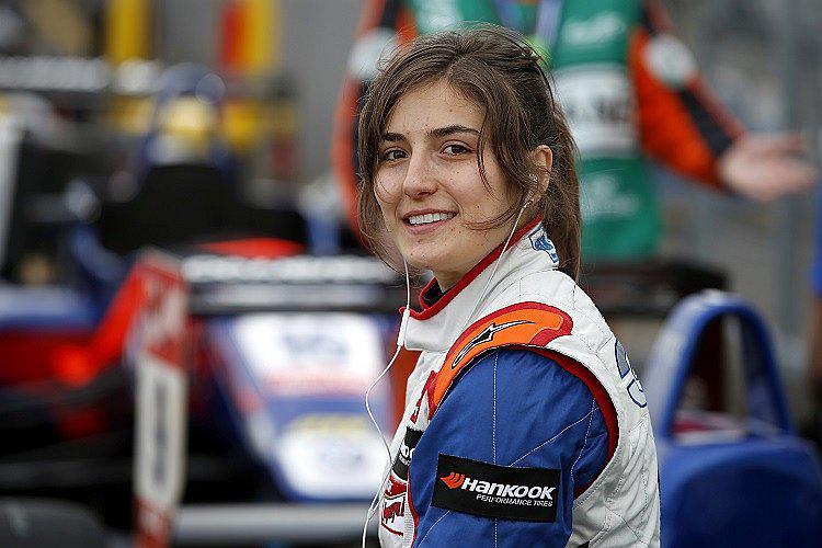 ​Colombiana Tatiana Calderón llega a la Fórmula 1 con Alfa Romeo Sauber