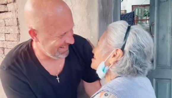 Juan Jonsson llegó hasta la casa de su niñera en Bolivia luego de 45 años de separarse. (Foto: captura TikTok)