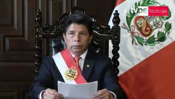 Pedro Castillo dio un mensaje a la Nación anunciando la disolución del Congreso y un gobierno de emergencia nacional por 100 días, pero terminó siendo vacado y ahora está preso. (Foto: TV Perú)