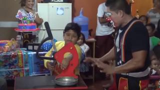 Cruel broma en fiesta infantil: niño pasa tremendo susto por culpa de payaso (VIDEO)