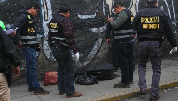 
		Encuentran persona descuartizada en el Rímac, entre las avenidas Cajamarca y Jirón Santañeda cerca a la Plaza de Toros de Acho.Fotos/Gonzalo Córdova. 78196
	