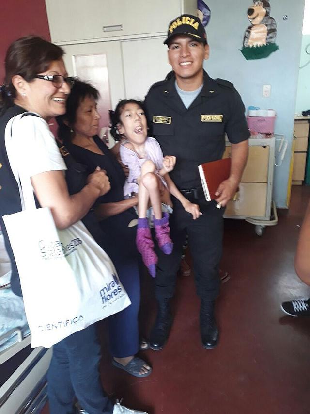 Policías donan desayunos a niños y ancianos con enfermedades crónicas