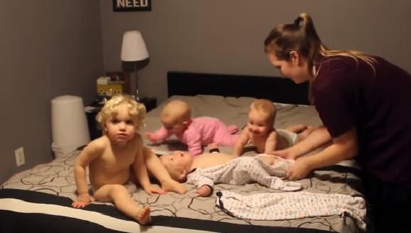 YouTube: la graba vistiendo a sus 4 hijos a la vez y se convierte en viral [VIDEO]