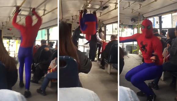 Acrobático spiderman bailando en las combis de Lima entretiene viaje de los pasajeros