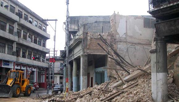 Bolivia: 8 obreros quedaron atrapados tras derrumbe de edificio 