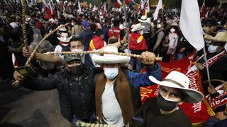 Perú Libre inicia de recolección de firmas para llamar a referéndum y cambiar la Constitución